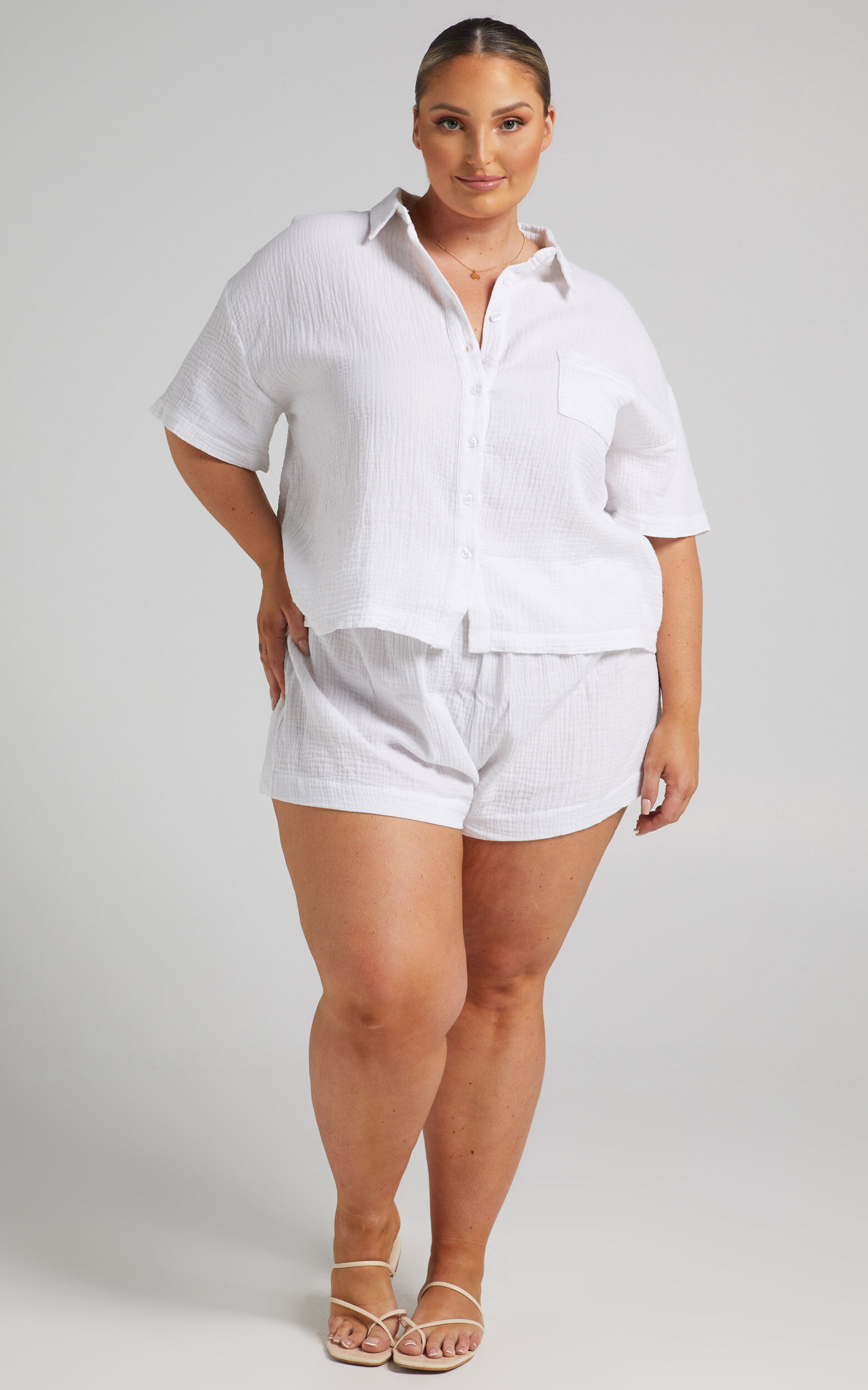 Donita Shorts - Elastic Waist Shorts in White 13 Donita Shorts - Elastic Waist Shorts in White