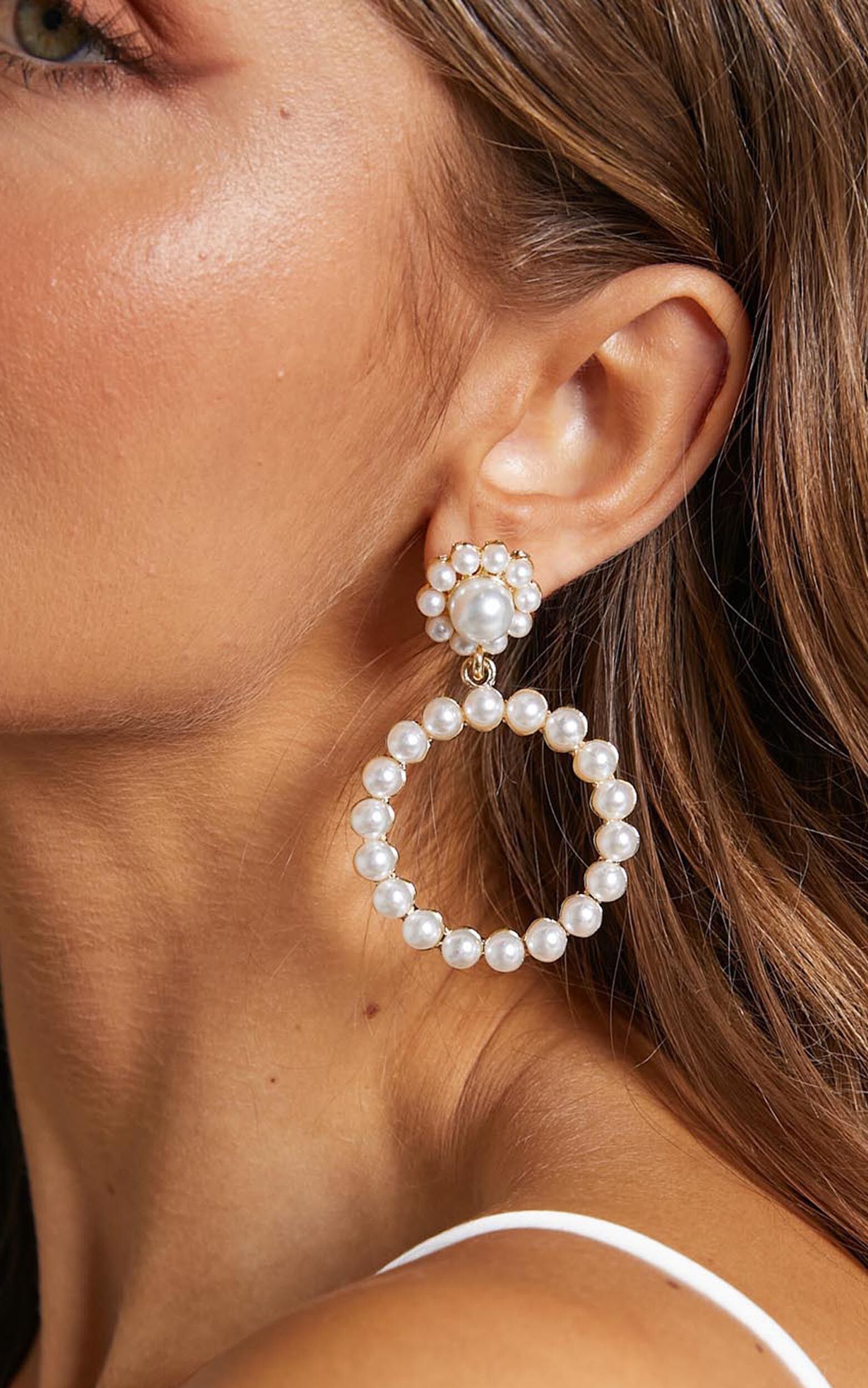 Eunbie Faux Pearl Circle Drop Earrings in Gold 1 Eunbie Faux Pearl Circle Drop Earrings in Gold